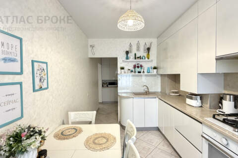 3-к квартира, 90 м², 2/6 эт.