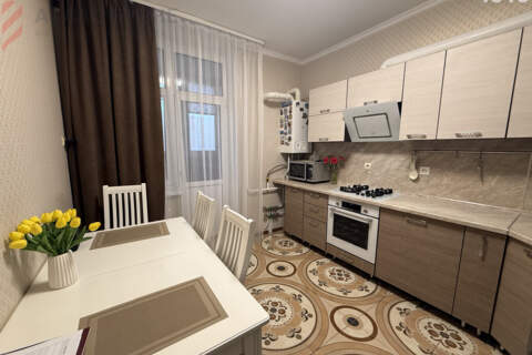 2-к квартира, 60 м², 15/16 эт.