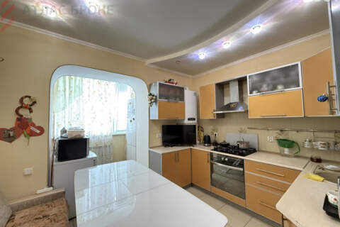 2-к квартира, 65 м², 5/10 эт.