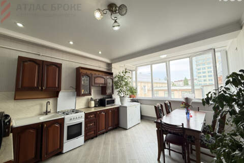 2-к квартира, 95 м², 3/5 эт.