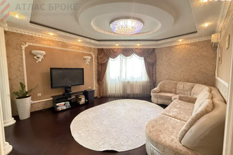 2-к квартира, 72 м², 8/10 эт.